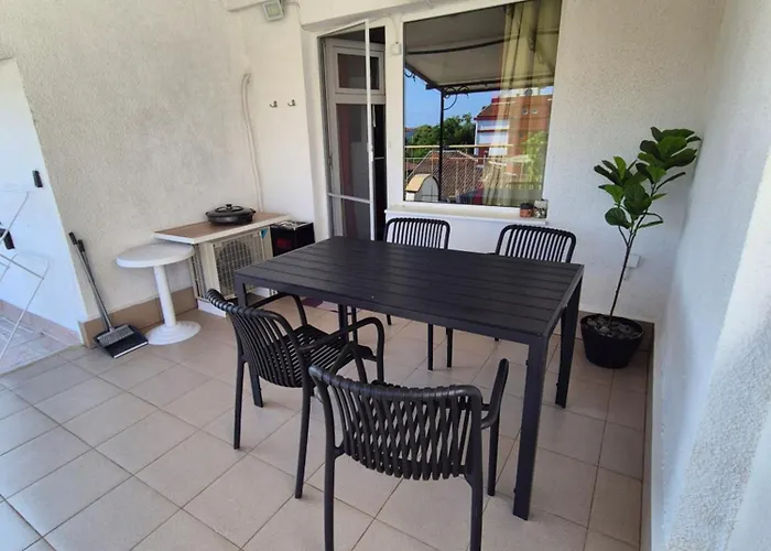 за гости роси Διαμέρισμα