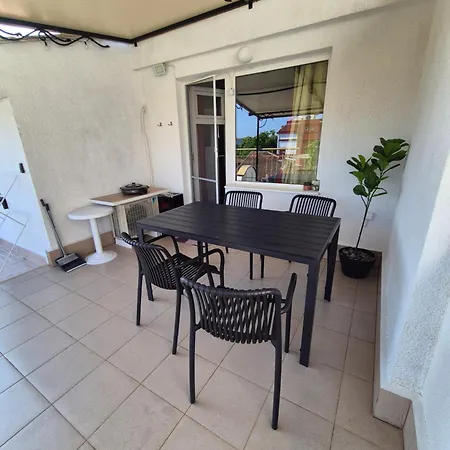 за гости роси Apartment